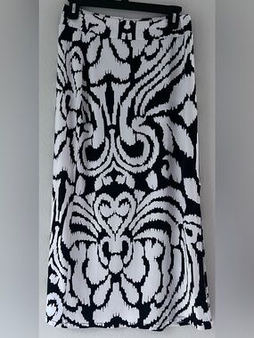White House Black Market Black and White Graphic Maxi Skirt